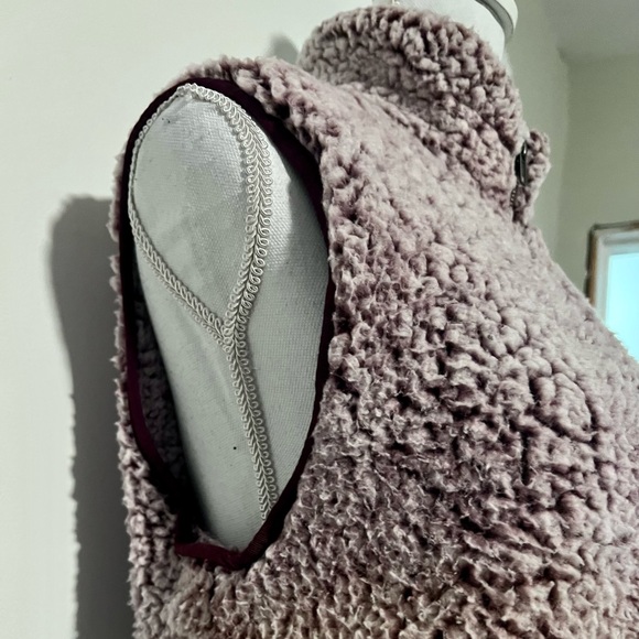 Thread & Supply Sherpa Vest - Picture 5 of 7